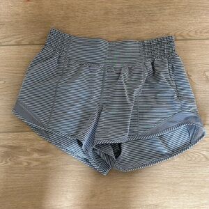 Hotty Hot Mid-Rise Lined Short 2.5"